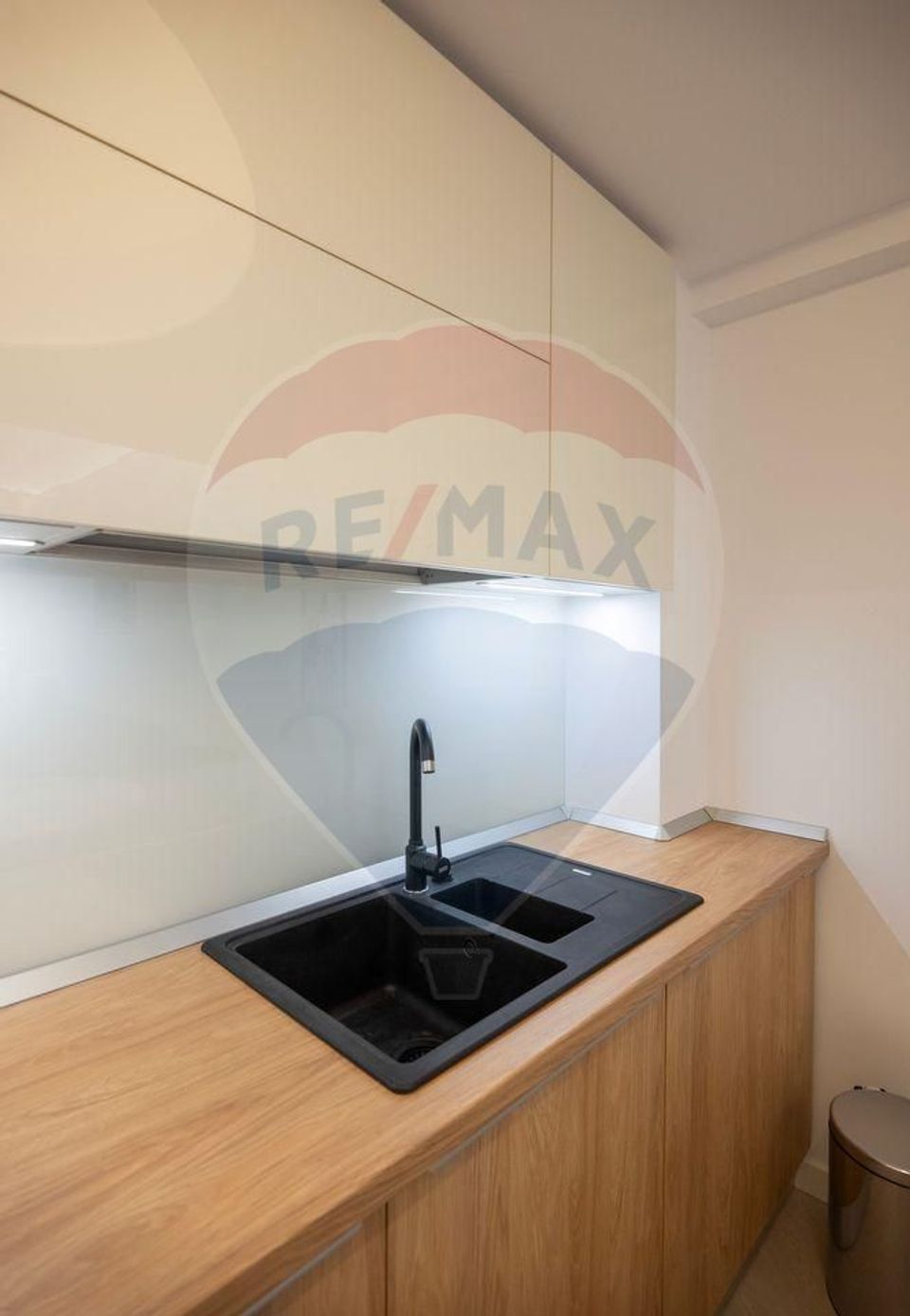 3 room Apartment for rent, Pipera area