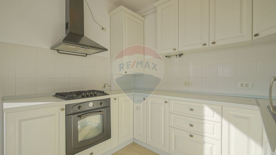 De vanzare penthouse in Tractoru, 3 camere, mobilat si utilat