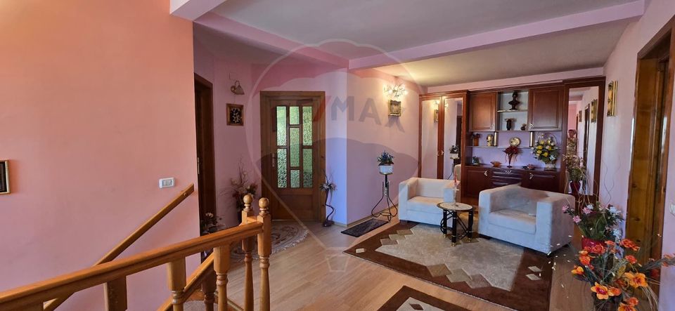 8 room House / Villa for sale, Central area