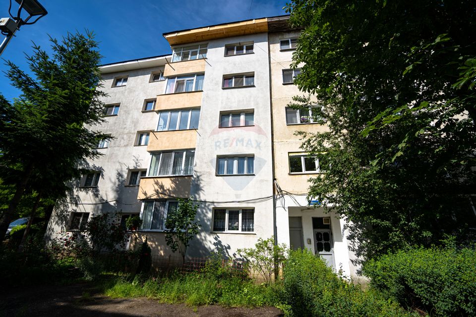 Apartament cu 3 camere de vânzare în zona Obcini