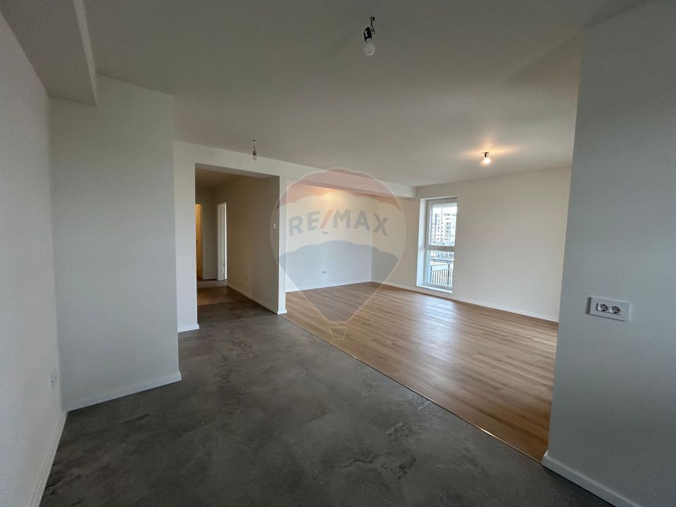 Apartament 3 camere de vânzare