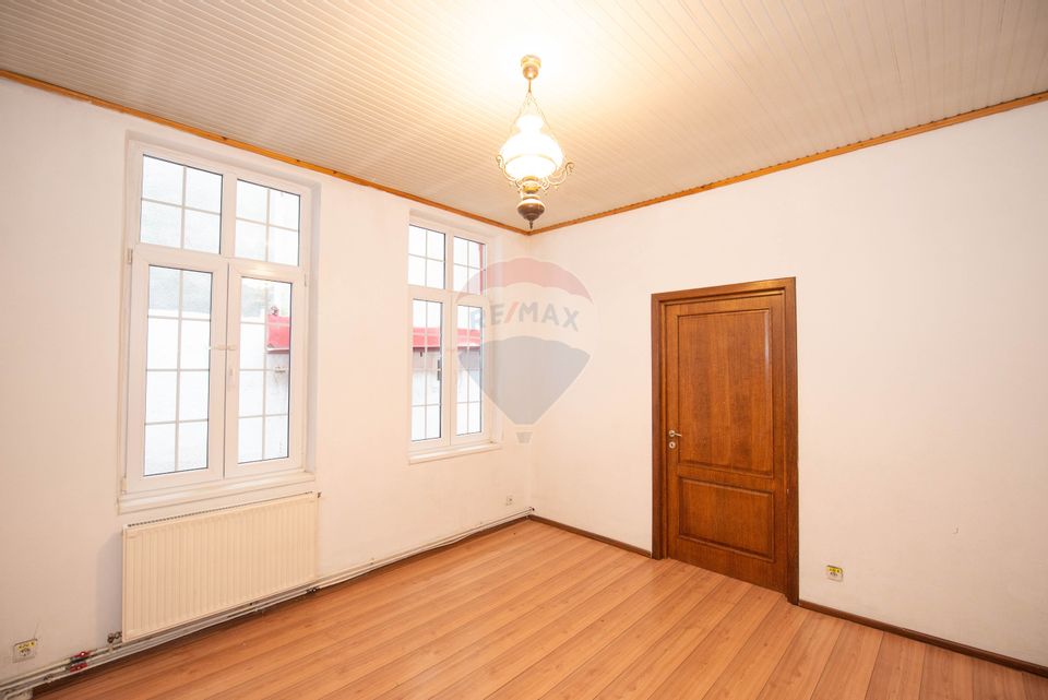 Vila interbelica cu 6 camere de vanzare, 99 mpu, Parc Cismigiu