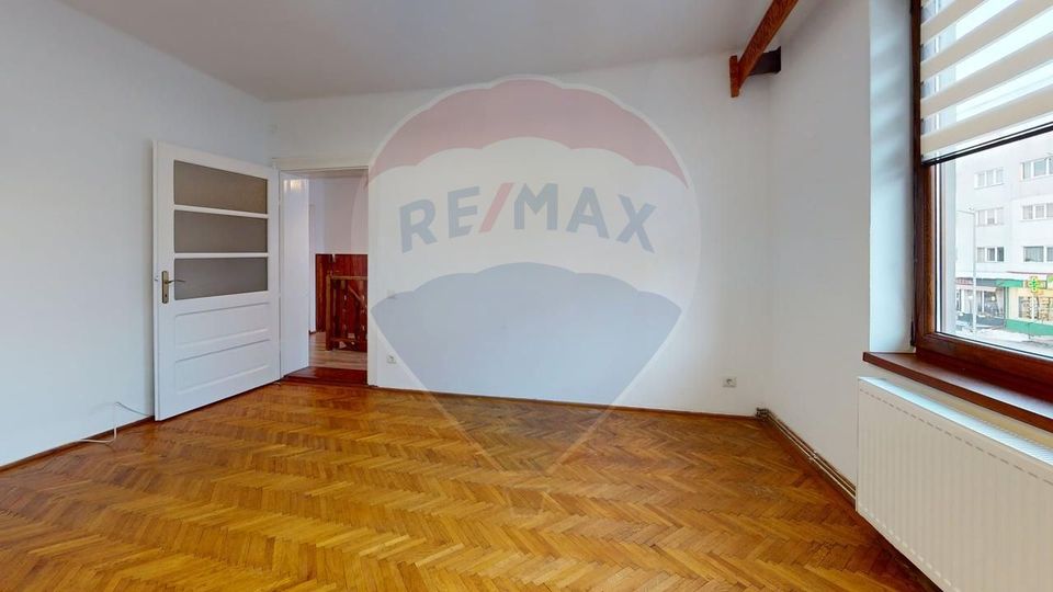 Casă cu 3 camere de vânzare Calea Dumbravii