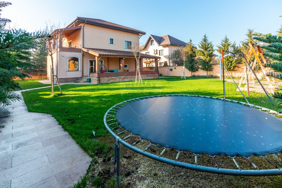 Vilă P+E+M cu 4 camere, 294 mp, Berceni/Ilfov