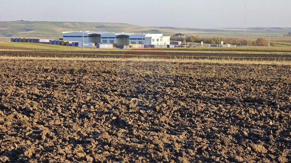 Teren extravilan 6,100mp Stroiesti / Soseaua DN17, Suceava