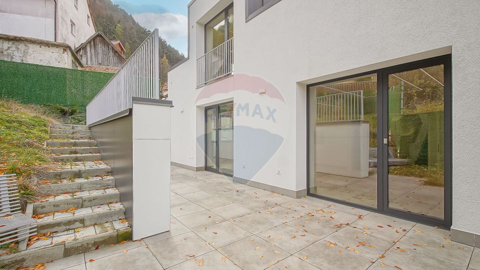 Armonie între tradiție și modernitate – Vilă contemporană în Brasov