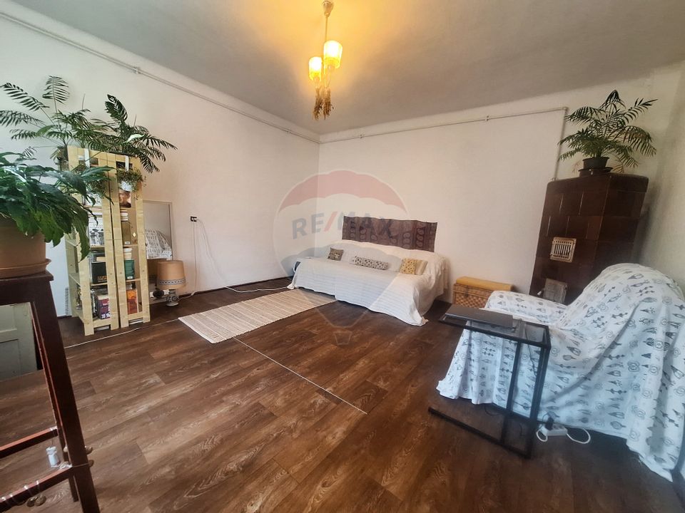 Casă cu grădină superbă – o oază verde în Sibiu