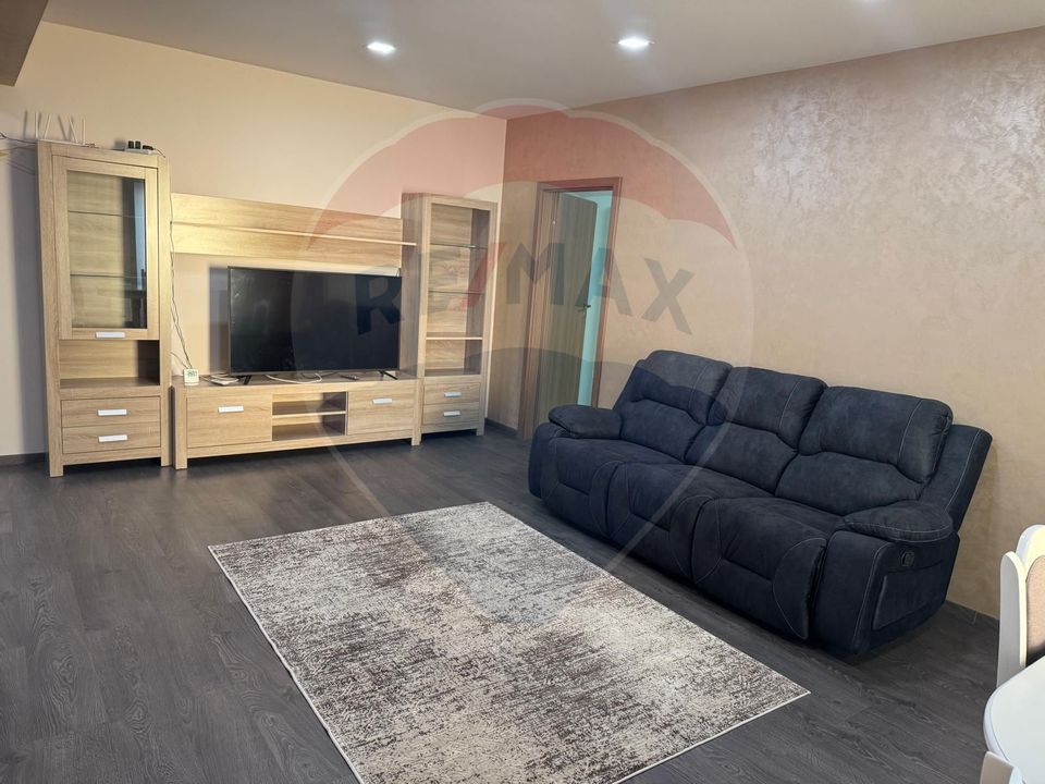 Inchiriere apartament 3 camere In Complexul Orion, Faleza Nord