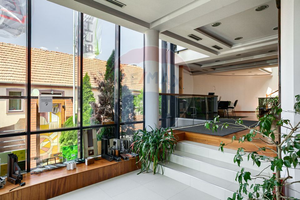 Clădire de birouri Micalaca pe principală, vad si vizibilitate sporită