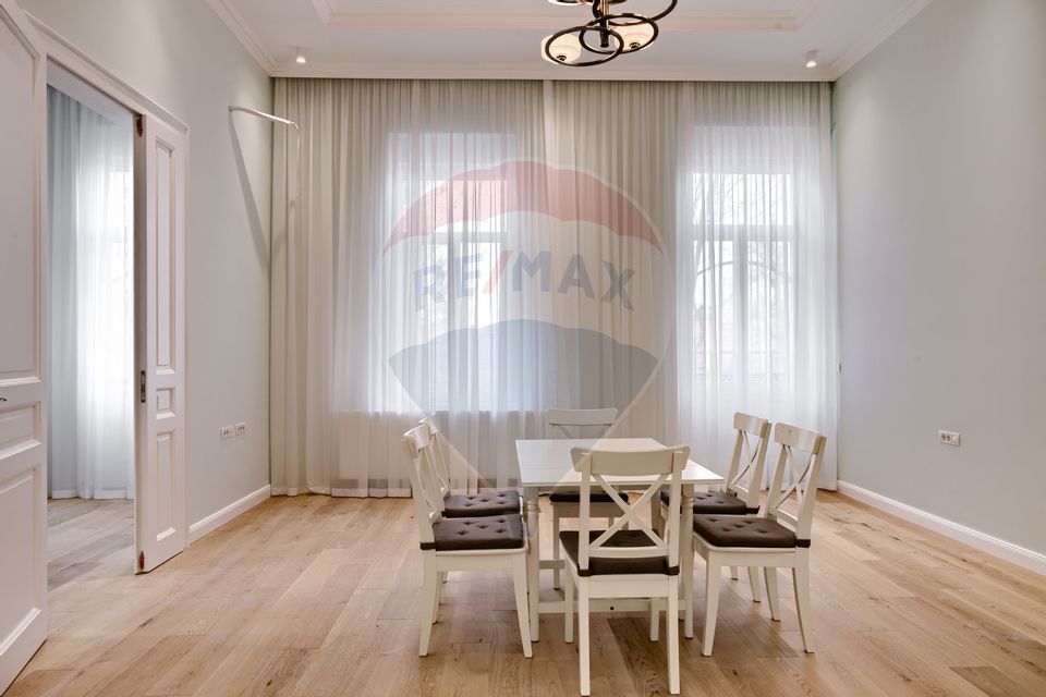 Apartament elegant într-o clădire istorică – Piața Mică, Arad