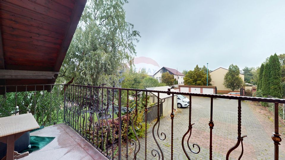 Spațiu pentru birou sau activitate ușoară – 2 camere + terasă