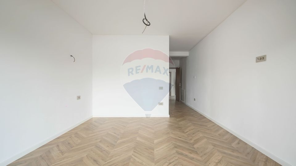 Comision 0 %! Casă cu 4 camere de vânzare în zona Stupini!