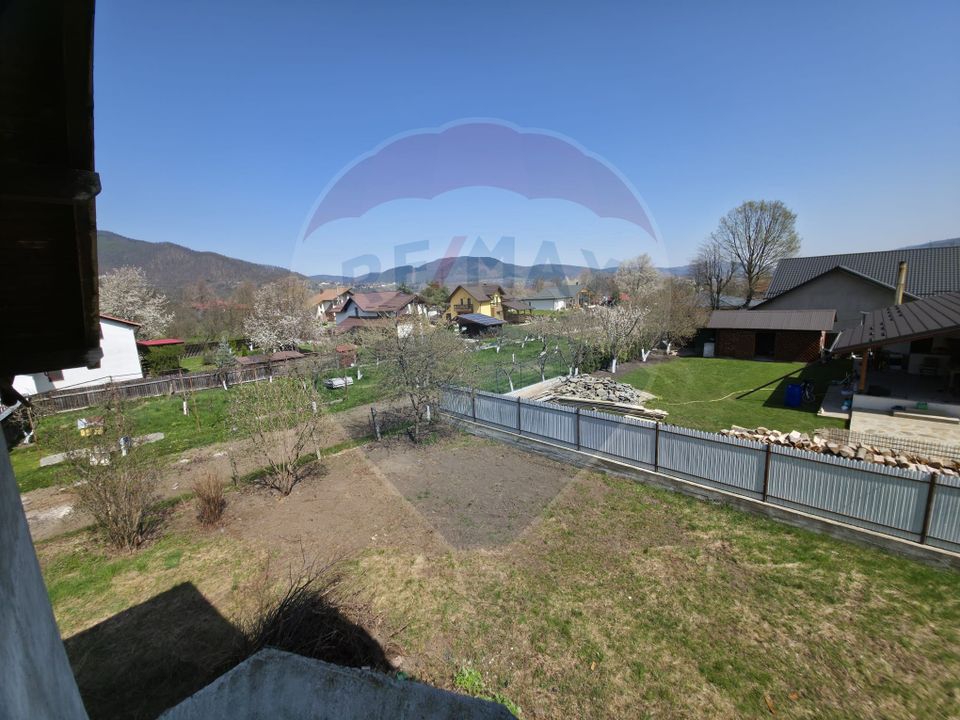 Teren intravilan + casă la roșu de vânzare – Vădurele, jud. Neamț