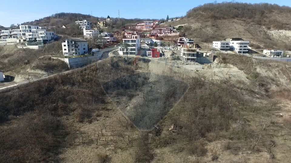 Teren 6309mp cu panoramă superbă asupra orașului – Uliului, Grigorescu