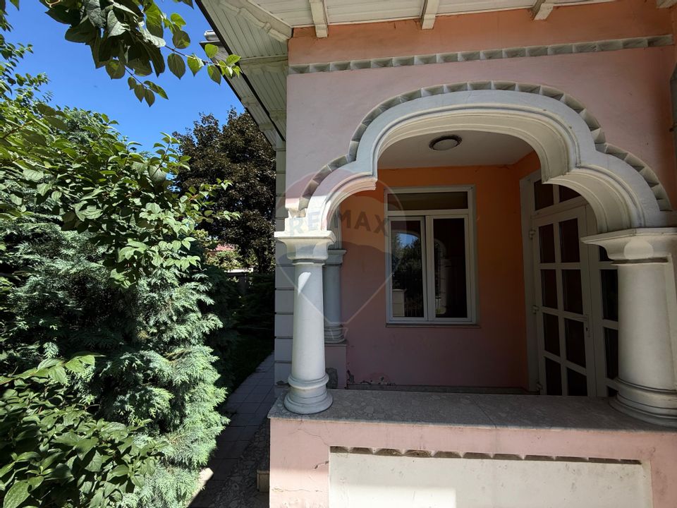 8 room House / Villa for sale, Central area