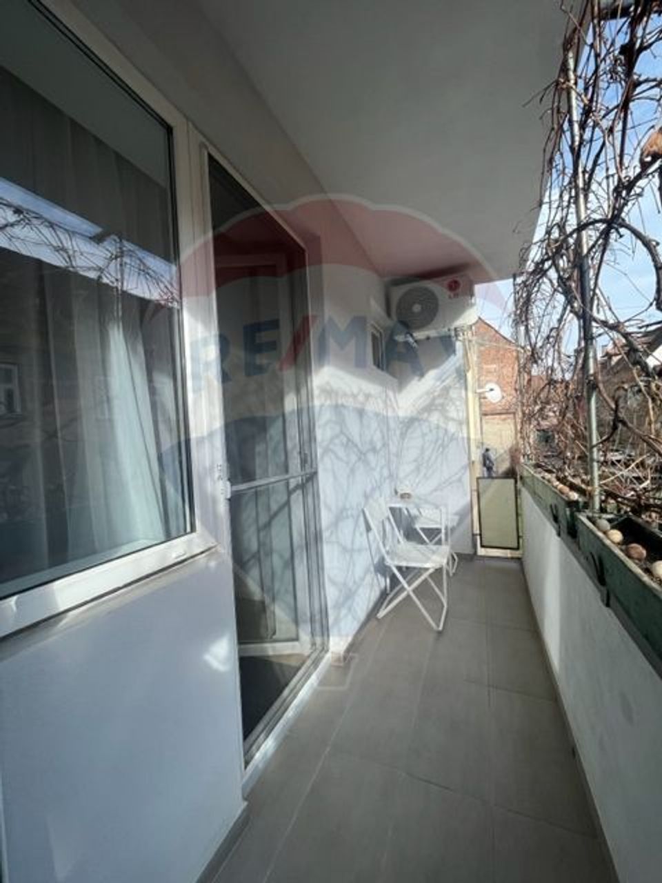 Apartament  de inchiriat 3 camere, str. Timotei Popovici