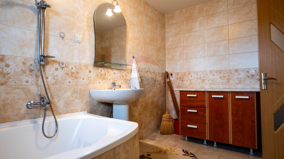 5 room House / Villa for sale