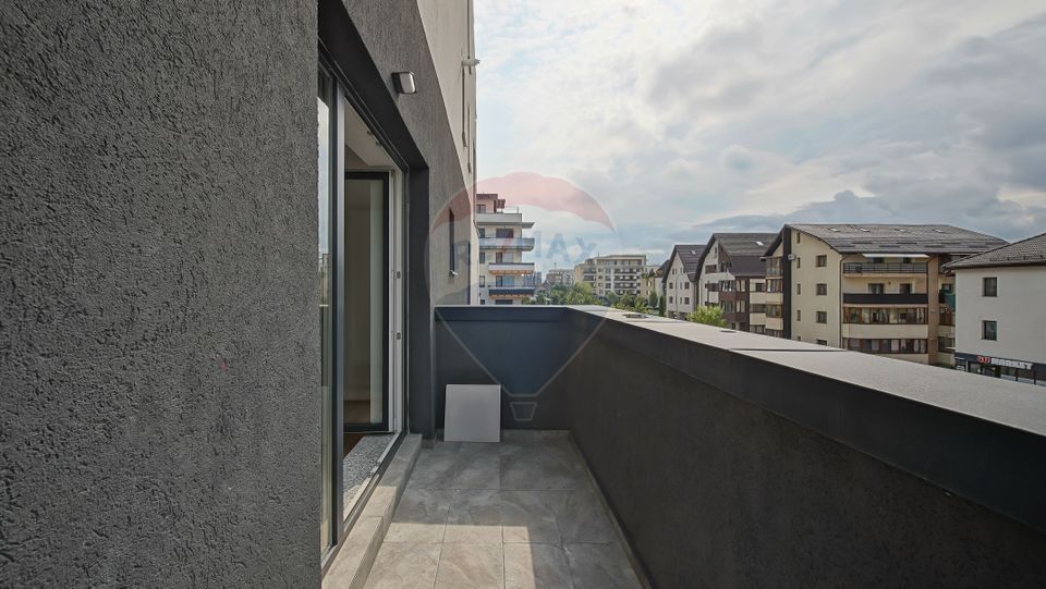 3 room Apartment for sale, Tractorul area