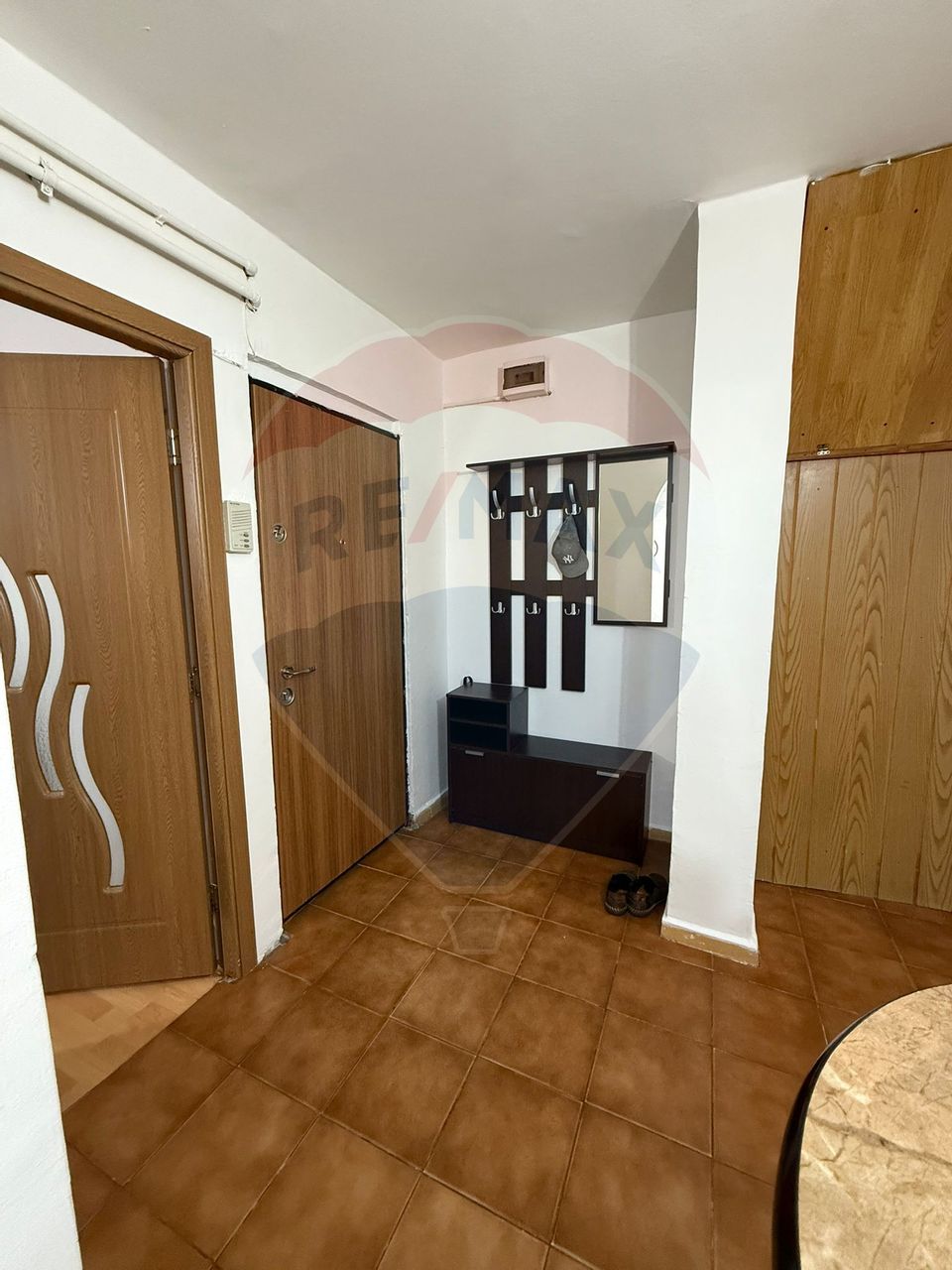 Apartament cu 2 camere de închiriat în zona 1 Mai