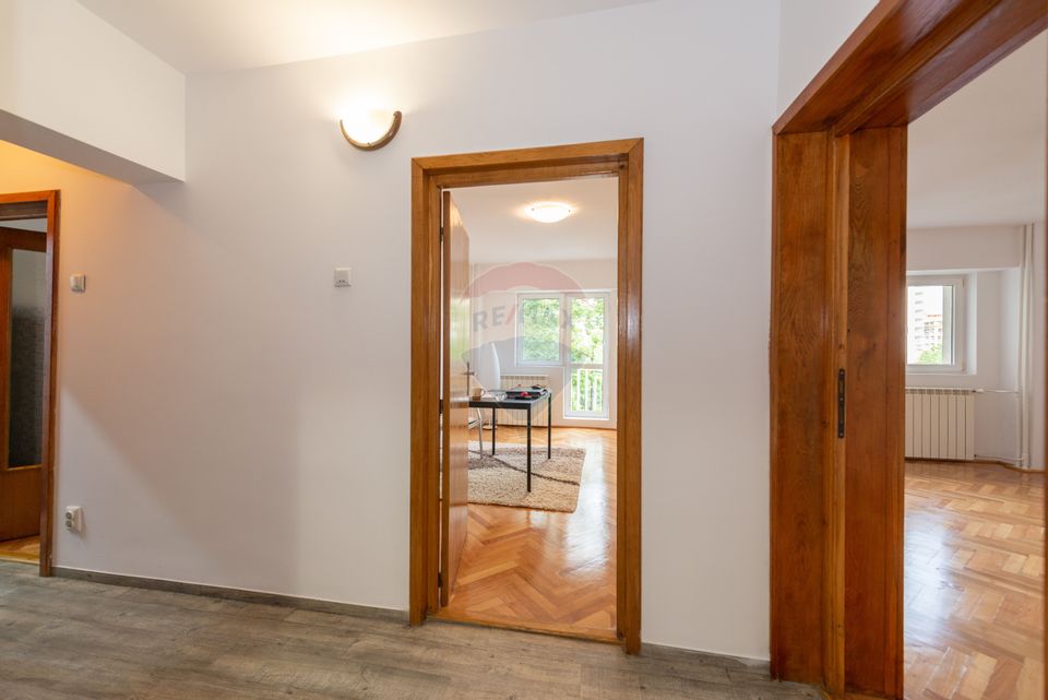 Apartament de vanzare 3 camere în zona Unirii, Mircea Voda