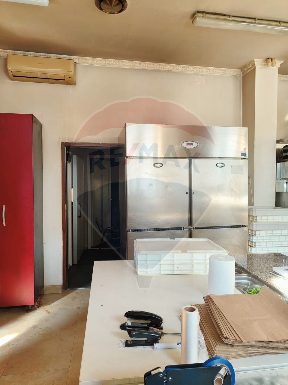 129sq.m Commercial Space for sale, Semicentral area