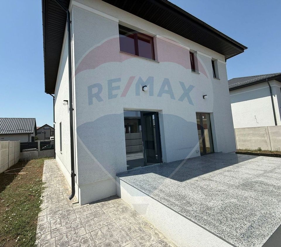 Casă / Vilă Individuala Bragadiru finisaje lux