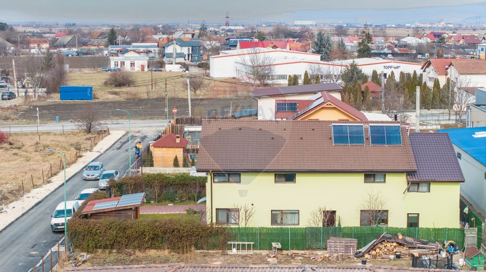 Vila cu 9 dormitoare şi 7 băi în Stupini, Brașov