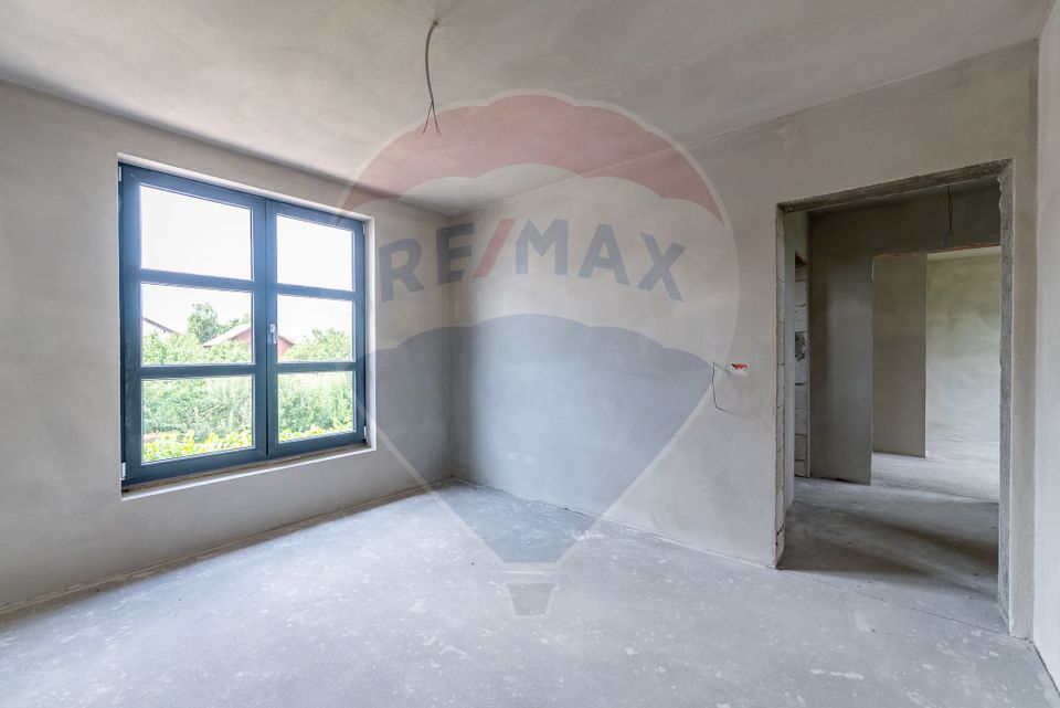 4 room Apartment for sale, Parneava area