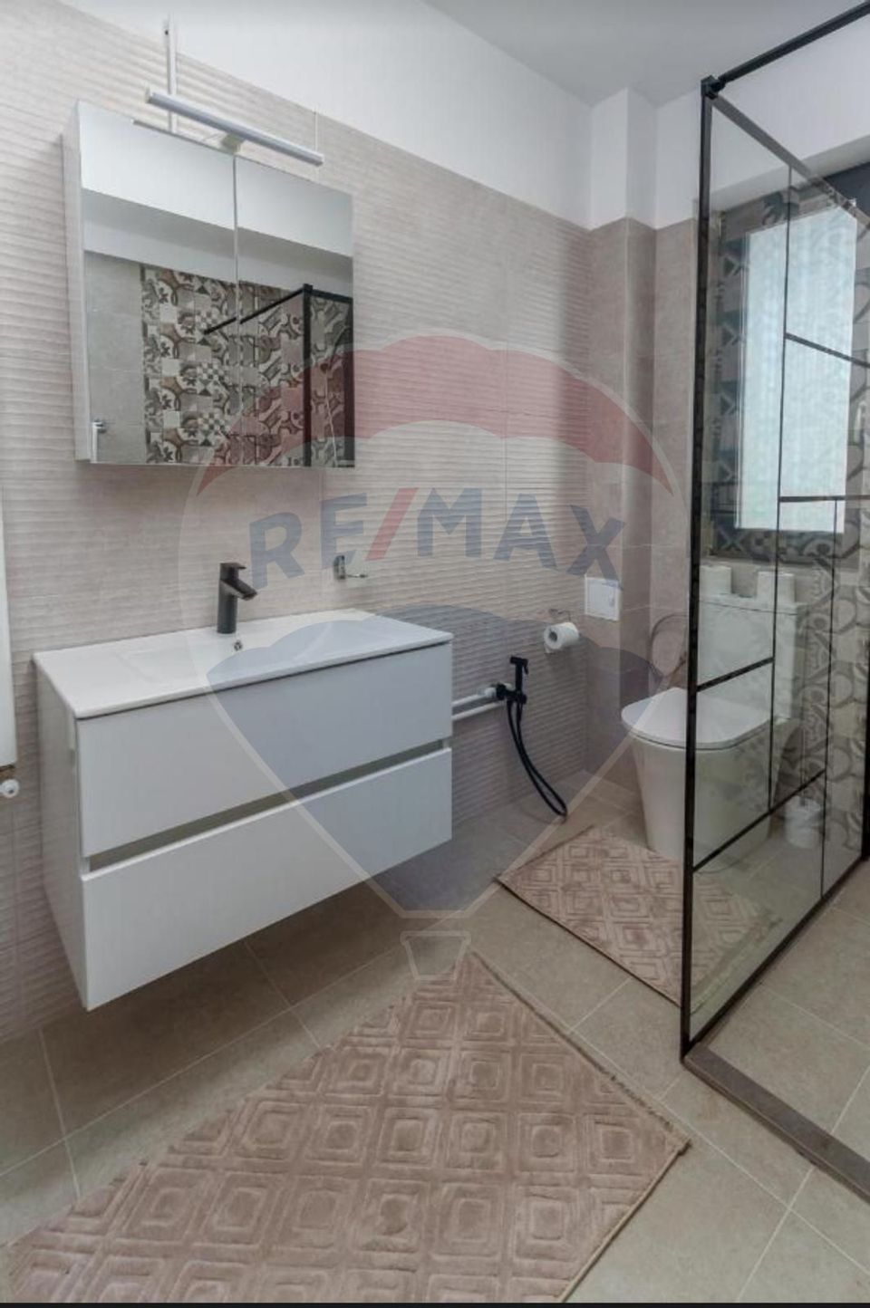 Apartament cu 2 camere in zona Rex - Mamaia