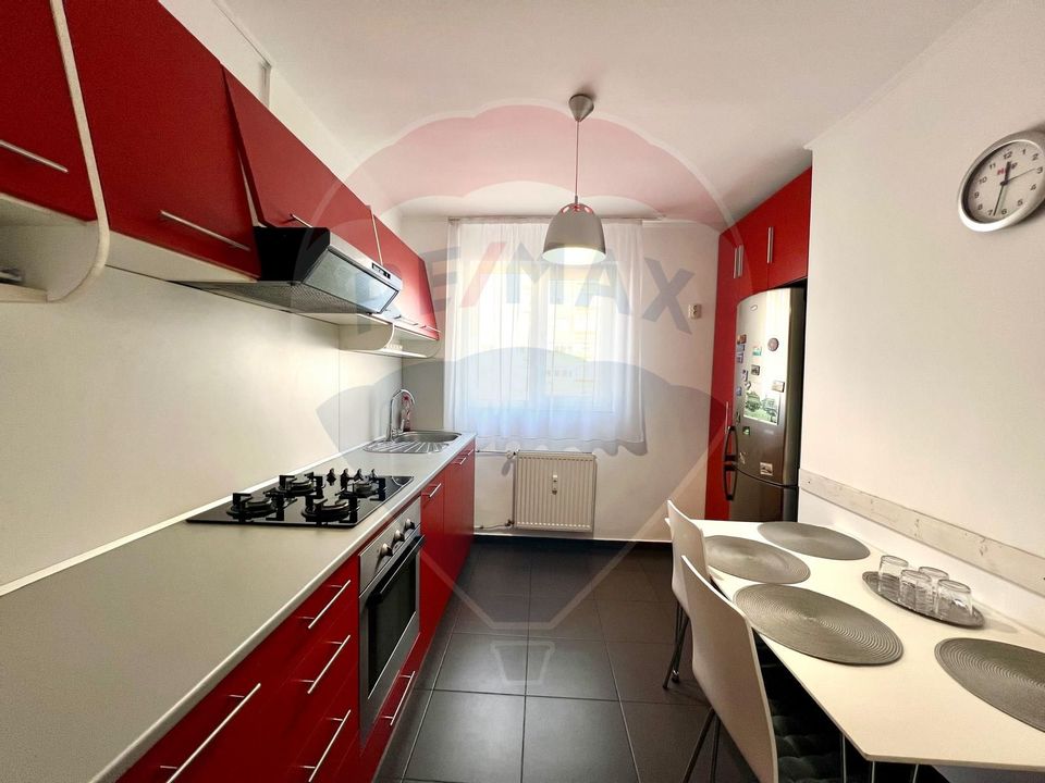 De închiriat apartament cu 3 camere, în zona Dacia