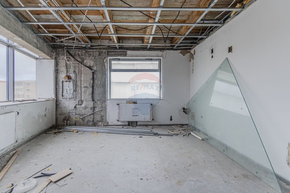 Cladire de 902 mp utili de vânzare, zona Grivitei - DN 13, COMISION 0