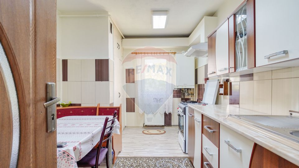 Apartament cu 4 camere de vânzare | Etaj 2 | Tractorul |