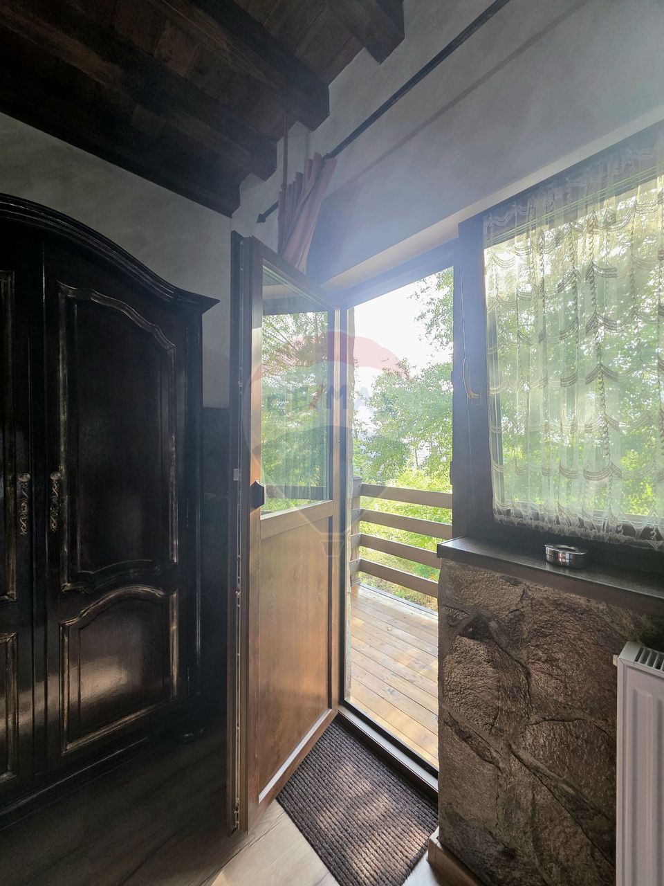 11 room Hotel / Pension for sale, Central area