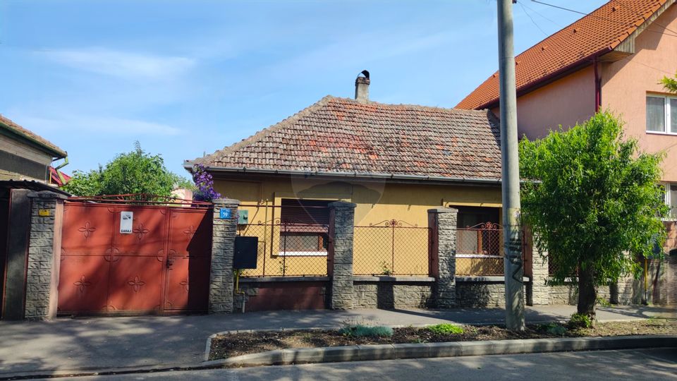 Casă cu Teren 572 mp în Oradea, Str. Octavian Goga Nr. 39, de vânzare