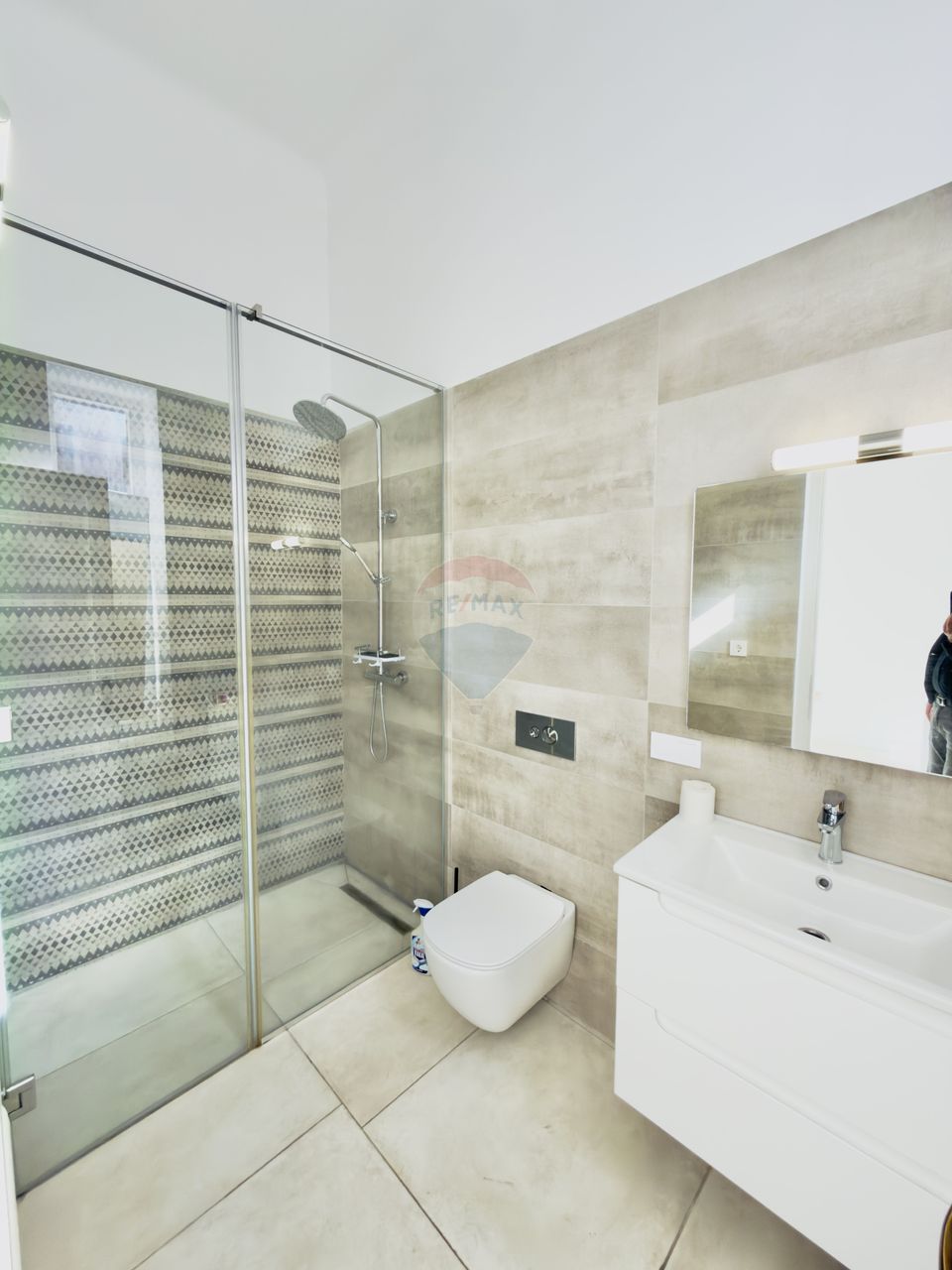 Apartament cu 2 camere de închiriat în zona Ultracentral