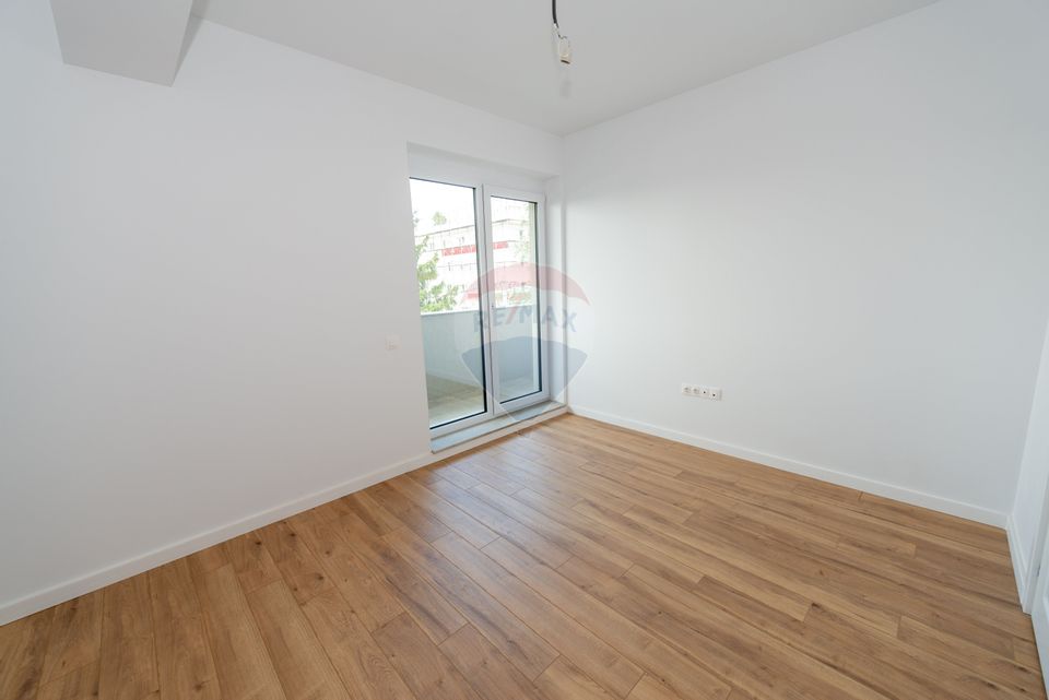 Apartament 3 camere de vanzare, 91 mp, Aparatorii Patriei, parcare