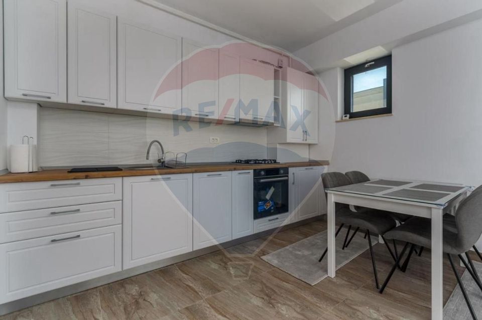 Apartament cu 3 camere in zona Rex - Mamaia