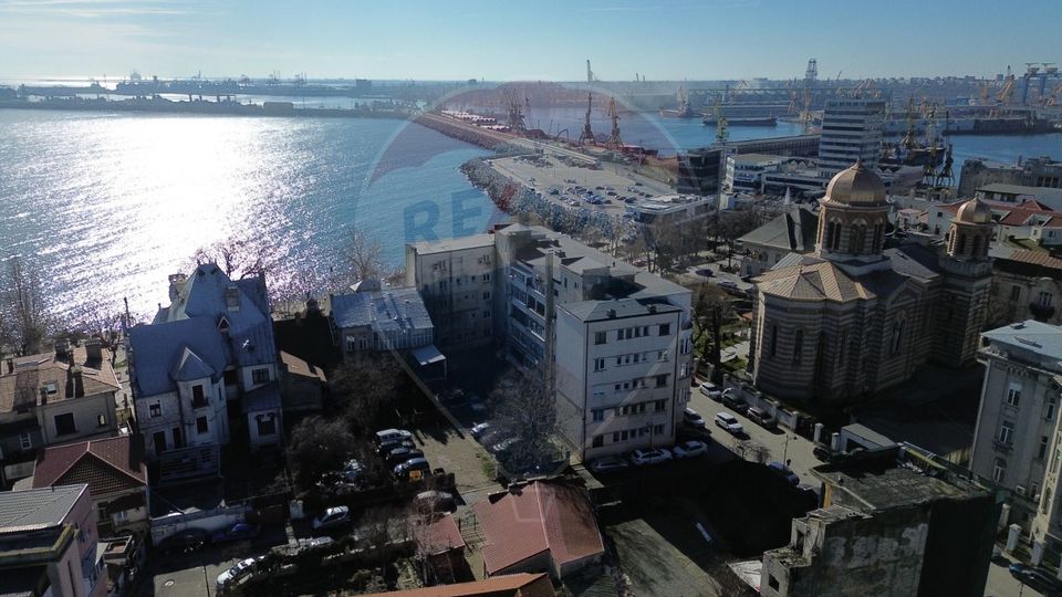 Vila de vanzare in zona peninsulara Constanta