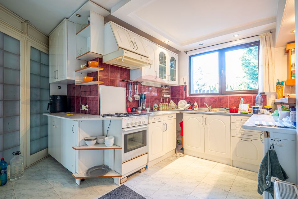 5 room House / Villa for sale, Central area