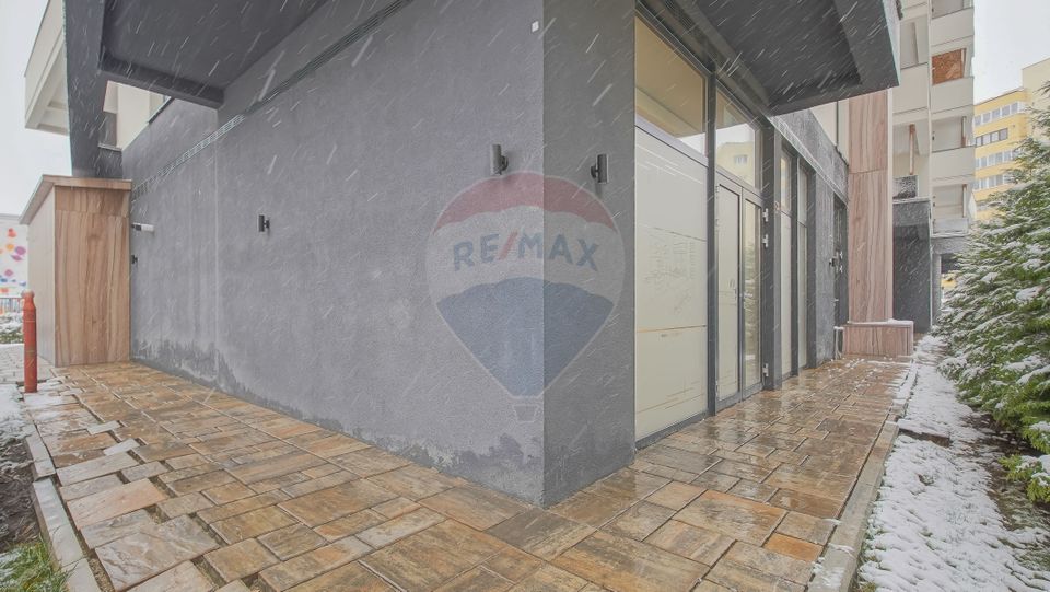 55sq.m Commercial Space for rent, Racadau area