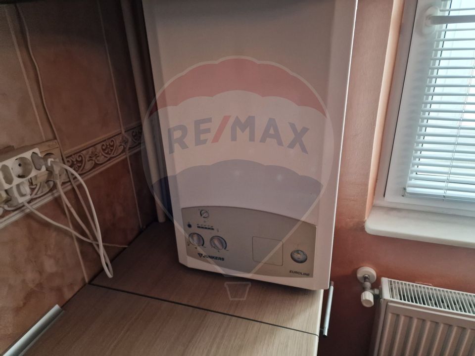 Apartament cu 3 camere de vânzare în zona Stefan cel Mare