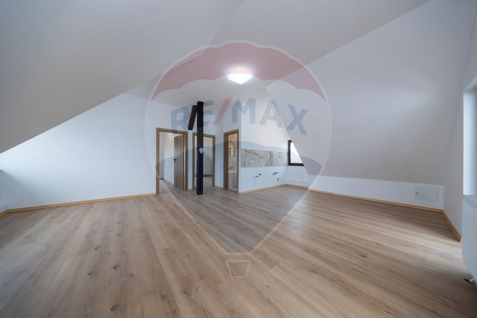 Proprietate speciala, cu destinatii multiple, Sanpetru/ Harman!