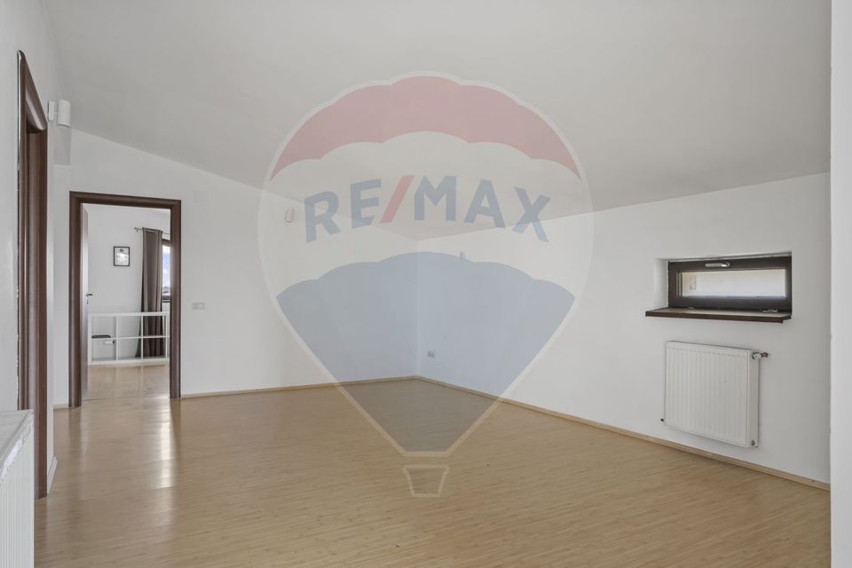 Casa individuala spatioasa cu 6 camere, cu gradina de 572 mp in Gulia