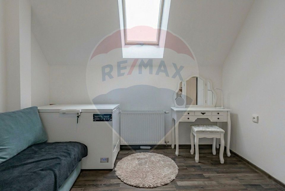 Apartament spațios cu 3 camere, 61 mp, mansardă în zona Iullius Mall