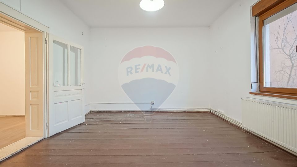 COMISION 0 Casă cu potențial excelent, teren 446 mp, Strada Fanionului