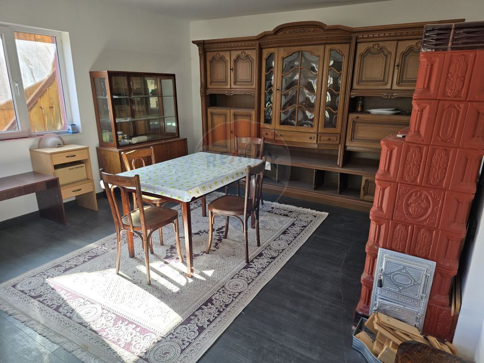 Casă / Vilă cu 5 camere de vânzare