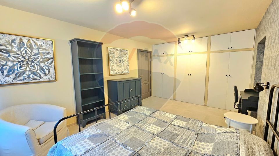 Inchiriez apartament modern cu 4 camere în zona Parcul Central