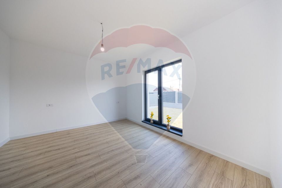 4 room House / Villa for sale