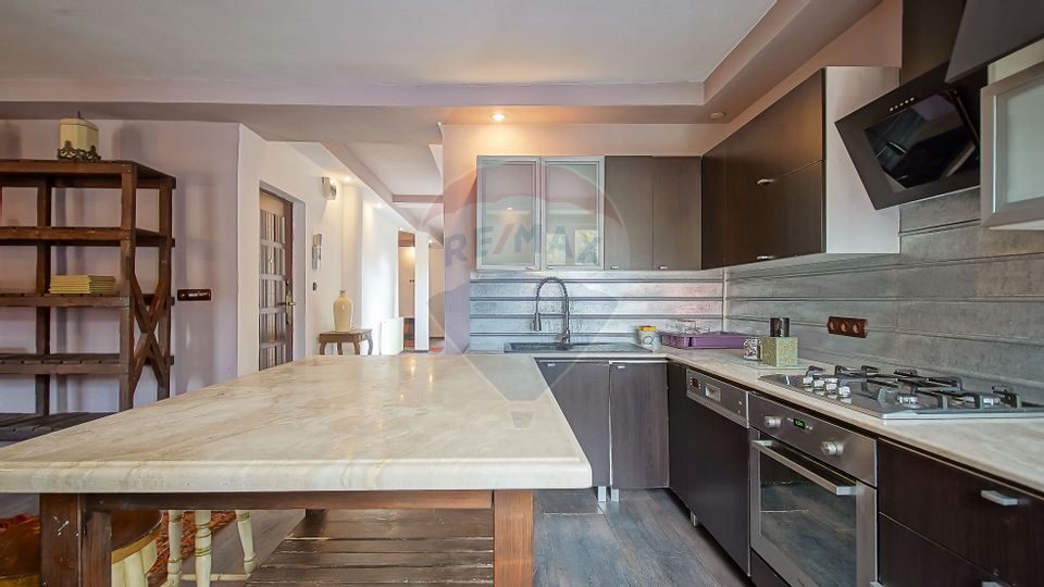 Apartment with Tâmpa View, Historic House – Unirii Square, Brașov