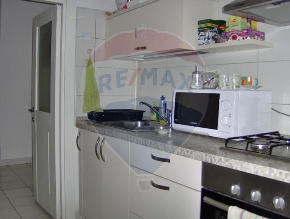 Apartament 6 camere decomandat